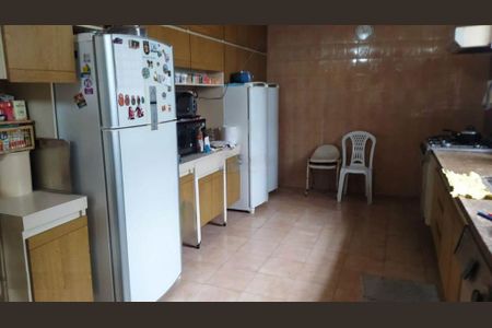 Casa à venda com 314m², 4 quartos e 3 vagas