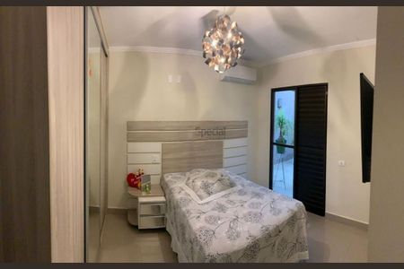 Casa à venda com 136m², 3 quartos e 2 vagas