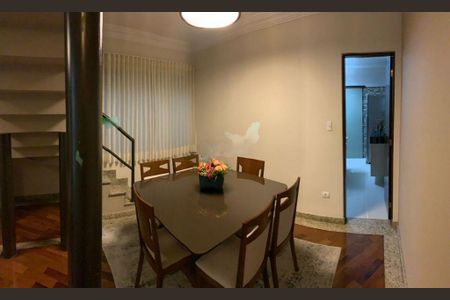 Casa à venda com 136m², 3 quartos e 2 vagas