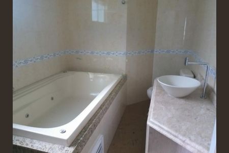 Casa à venda com 145m², 3 quartos e 4 vagas