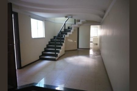 Casa à venda com 145m², 3 quartos e 4 vagas