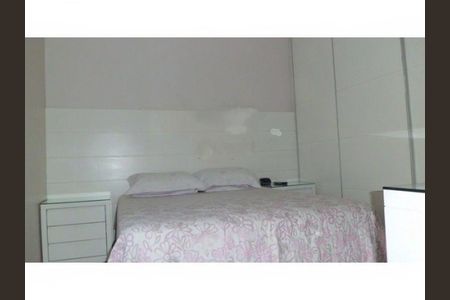 Casa à venda com 240m², 3 quartos e 6 vagas