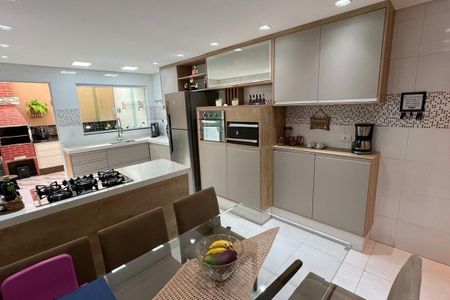Casa à venda com 160m², 3 quartos e 2 vagas