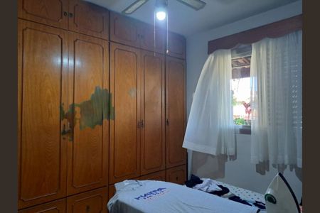 Casa à venda com 205m², 3 quartos e 2 vagas
