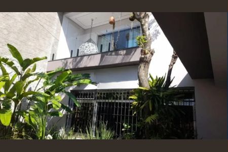 Casa à venda com 180m², 3 quartos e 3 vagas