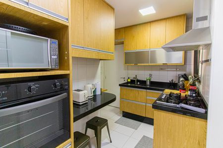 Apartamento à venda com 94m², 2 quartos e 2 vagas Apartamento à venda com 94m², 2 quartos e 2 vagasCozinha