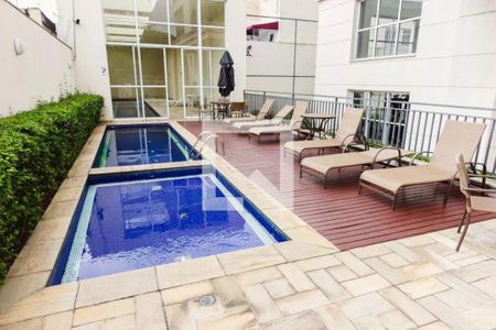 Apartamento à venda com 94m², 2 quartos e 2 vagas Apartamento à venda com 94m², 2 quartos e 2 vagasPiscina externa