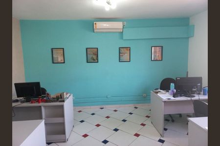 Casa à venda com 176m², 3 quartos e 4 vagas