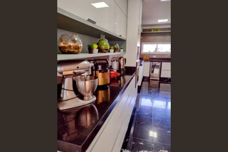 Apartamento à venda com 242m², 3 quartos e 4 vagas
