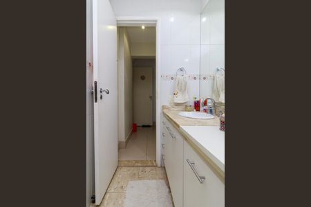 Apartamento à venda com 173m², 4 quartos e 2 vagas Apartamento à venda com 173m², 4 quartos e 2 vagasBanheiro 2