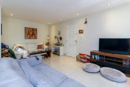 Apartamento à venda com 173m², 4 quartos e 2 vagas Apartamento à venda com 173m², 4 quartos e 2 vagasSala