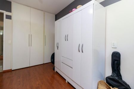 Apartamento à venda com 173m², 4 quartos e 2 vagas Apartamento à venda com 173m², 4 quartos e 2 vagasQuarto 2