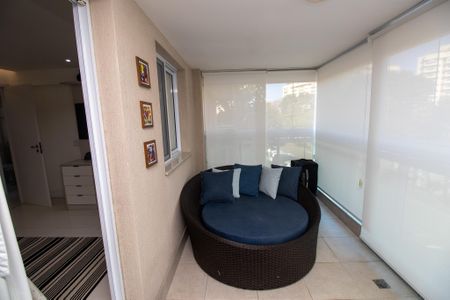 Apartamento à venda com 174m², 3 quartos e 2 vagasVaranda da Suíte 2