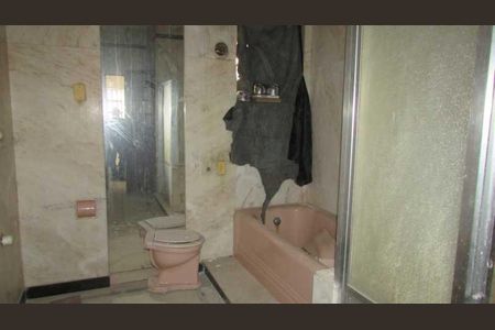 Casa à venda com 353m², 5 quartos e sem vaga