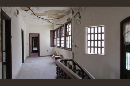 Casa à venda com 353m², 5 quartos e sem vaga