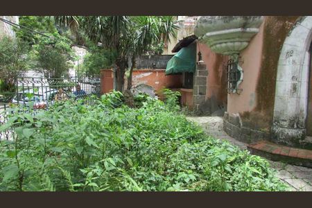 Casa à venda com 353m², 5 quartos e sem vaga