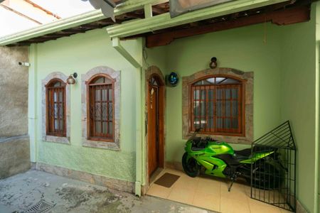 Casa à venda com 80m², 2 quartos e 1 vaga Casa à venda com 80m², 2 quartos e 1 vagaFachada da Casa