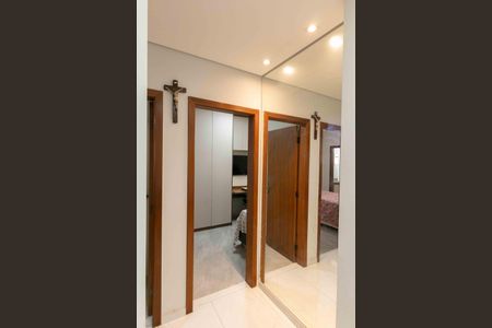 Casa à venda com 80m², 2 quartos e 1 vaga Casa à venda com 80m², 2 quartos e 1 vagaCorredor