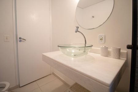 Apartamento à venda com 90m², 4 quartos e 1 vaga Apartamento à venda com 90m², 4 quartos e 1 vagaBanheiro Social