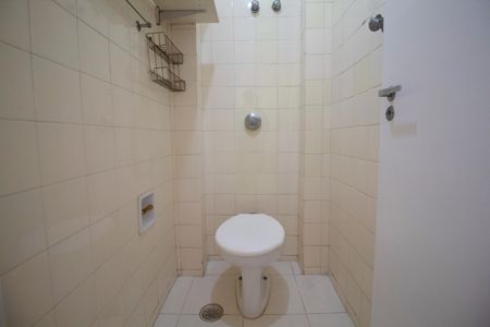 Apartamento à venda com 90m², 4 quartos e 1 vaga Apartamento à venda com 90m², 4 quartos e 1 vagaBanheiro de Serviço