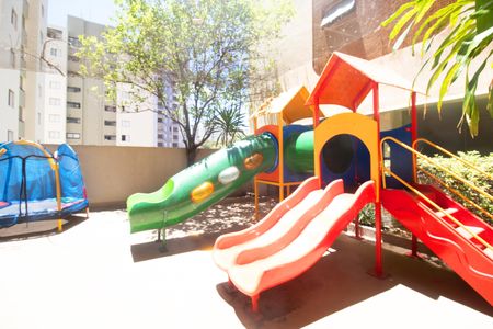 Apartamento à venda com 90m², 4 quartos e 1 vaga Apartamento à venda com 90m², 4 quartos e 1 vagaÁrea comum - Playground