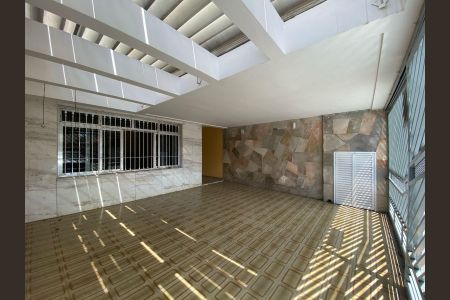 Casa à venda com 143m², 3 quartos e 2 vagasGaragem