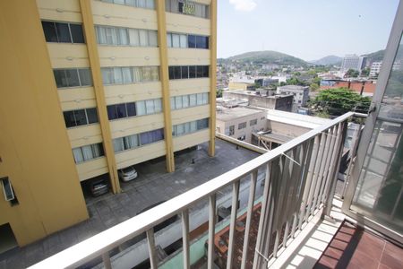 Apartamento à venda com 74m², 2 quartos e 1 vaga Apartamento à venda com 74m², 2 quartos e 1 vagaVaranda da Sala