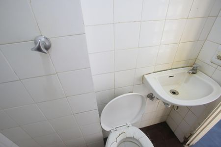 Apartamento à venda com 74m², 2 quartos e 1 vaga Apartamento à venda com 74m², 2 quartos e 1 vagaBanheiro de Serviço