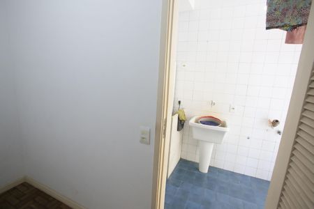 Apartamento à venda com 74m², 2 quartos e 1 vaga Apartamento à venda com 74m², 2 quartos e 1 vagaQuarto de Serviço