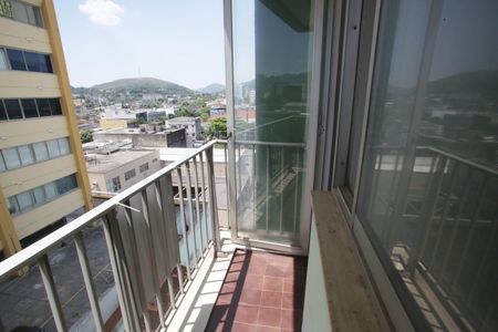 Apartamento à venda com 74m², 2 quartos e 1 vaga Apartamento à venda com 74m², 2 quartos e 1 vagaVaranda da Sala