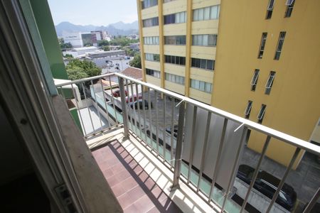 Apartamento à venda com 74m², 2 quartos e 1 vaga Apartamento à venda com 74m², 2 quartos e 1 vagaVaranda da Sala