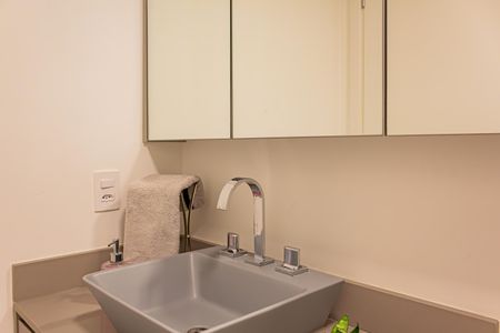 Apartamento à venda com 71m², 2 quartos e 1 vagaBanheiro da Suíte