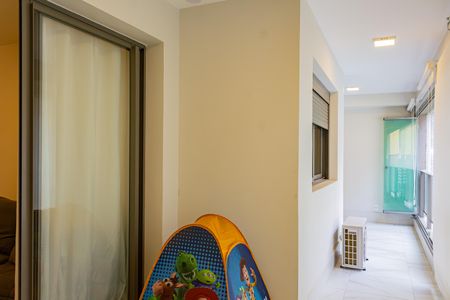 Apartamento à venda com 71m², 2 quartos e 1 vagaÁrea de Serviço