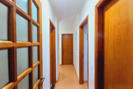 Apartamento à venda com 156m², 4 quartos e 2 vagas Apartamento à venda com 156m², 4 quartos e 2 vagasCorredor