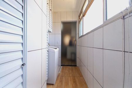 Apartamento à venda com 156m², 4 quartos e 2 vagas Apartamento à venda com 156m², 4 quartos e 2 vagasÁrea de Serviço