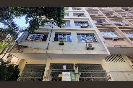 Apartamento à venda com 135m², 3 quartos e 1 vaga Apartamento à venda com 135m², 3 quartos e 1 vagaFachada