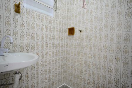 Casa para alugar com 190m², 2 quartos e 4 vagasBanheiro de Serviço