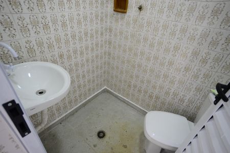 Casa para alugar com 190m², 2 quartos e 4 vagasBanheiro de Serviço