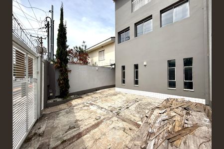 Casa à venda com 180m², 3 quartos e 2 vagas Casa à venda com 180m², 3 quartos e 2 vagasGaragem