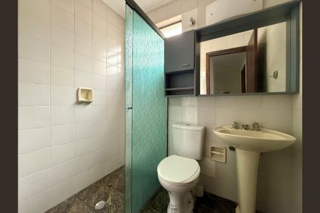 Casa à venda com 180m², 3 quartos e 2 vagas Casa à venda com 180m², 3 quartos e 2 vagasBanheiro Social