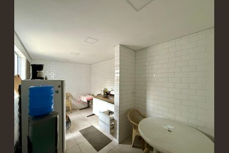 Casa à venda com 180m², 3 quartos e 2 vagas Casa à venda com 180m², 3 quartos e 2 vagasCozinha