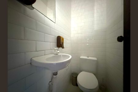 Casa à venda com 180m², 3 quartos e 2 vagas Casa à venda com 180m², 3 quartos e 2 vagasLavabo