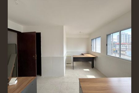 Casa à venda com 180m², 3 quartos e 2 vagas Casa à venda com 180m², 3 quartos e 2 vagasSuíte