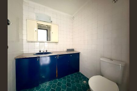 Casa à venda com 180m², 3 quartos e 2 vagas Casa à venda com 180m², 3 quartos e 2 vagasBanheiro Suíte