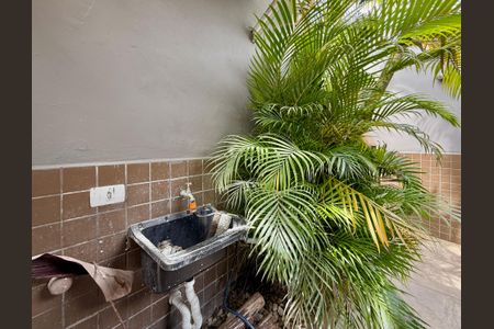 Casa à venda com 180m², 3 quartos e 2 vagas Casa à venda com 180m², 3 quartos e 2 vagasÁrea de Serviço