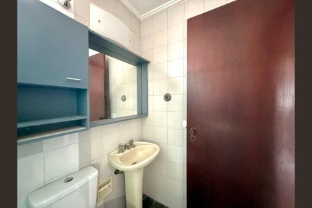 Casa à venda com 180m², 3 quartos e 2 vagas Casa à venda com 180m², 3 quartos e 2 vagasBanheiro Social