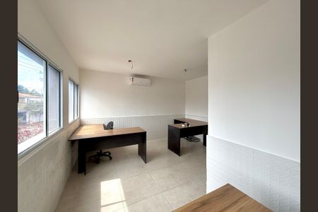 Casa à venda com 180m², 3 quartos e 2 vagas Casa à venda com 180m², 3 quartos e 2 vagasSuíte