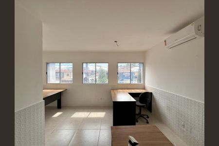 Casa à venda com 180m², 3 quartos e 2 vagas Casa à venda com 180m², 3 quartos e 2 vagasSuíte