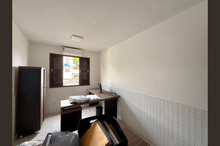 Casa à venda com 180m², 3 quartos e 2 vagas Casa à venda com 180m², 3 quartos e 2 vagasQuarto 3