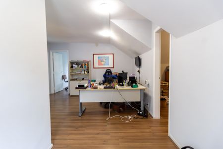 Casa à venda com 208m², 6 quartos e 4 vagas Casa à venda com 208m², 6 quartos e 4 vagasHall Superior